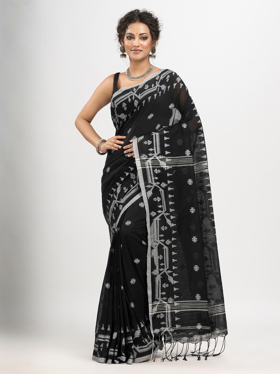 

Angoshobha Ethnic Motifs Woven Design Pure Cotton Jamdani Saree, Black