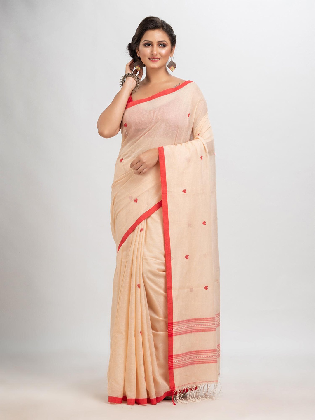 

Angoshobha Geometric Woven Design Pure Cotton Jamdani Saree, Cream