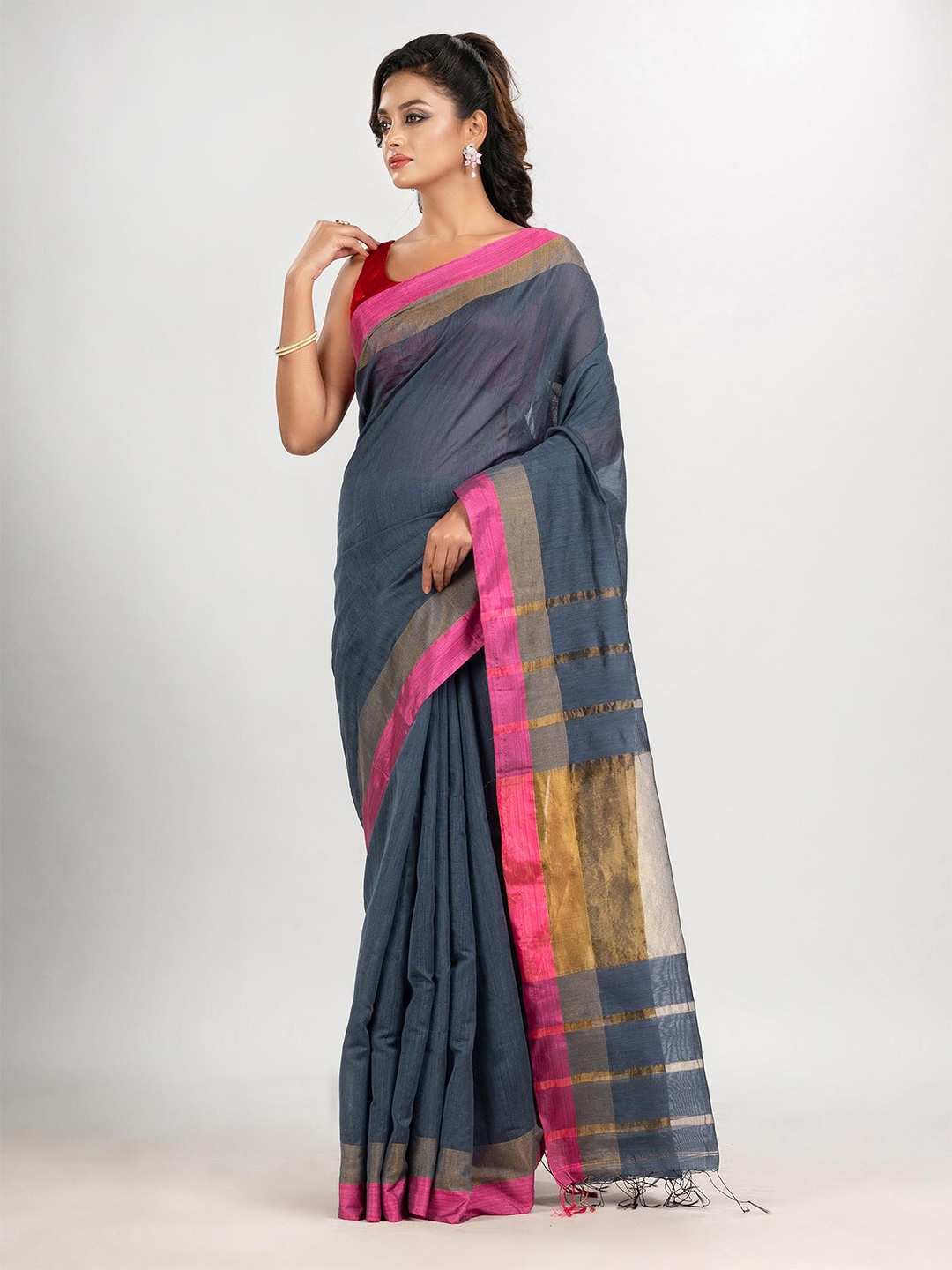 

Angoshobha Colourblocked Saree, Grey