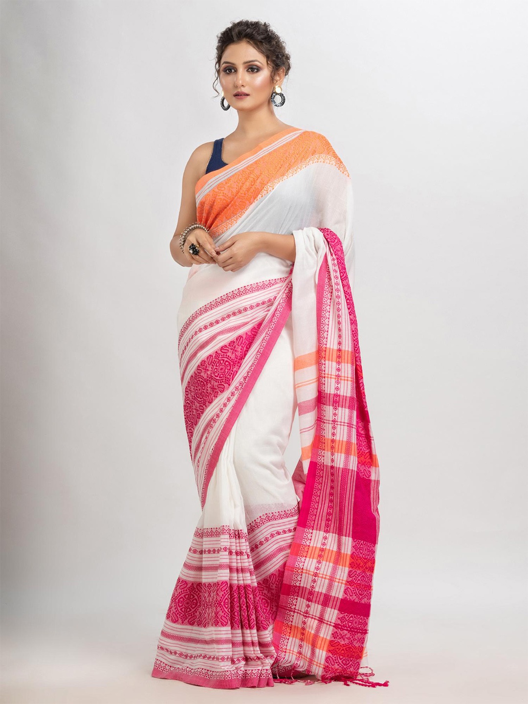 

Angoshobha Ethnic Motifs Woven Design Pure Cotton Saree, White