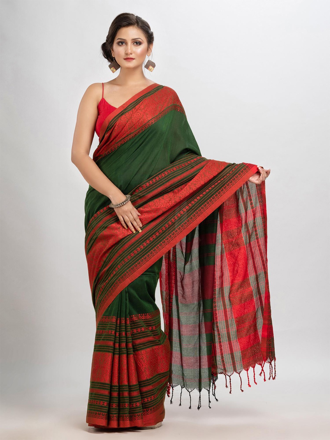 

Angoshobha Ethnic Motifs Woven Design Pure Cotton Saree, Green