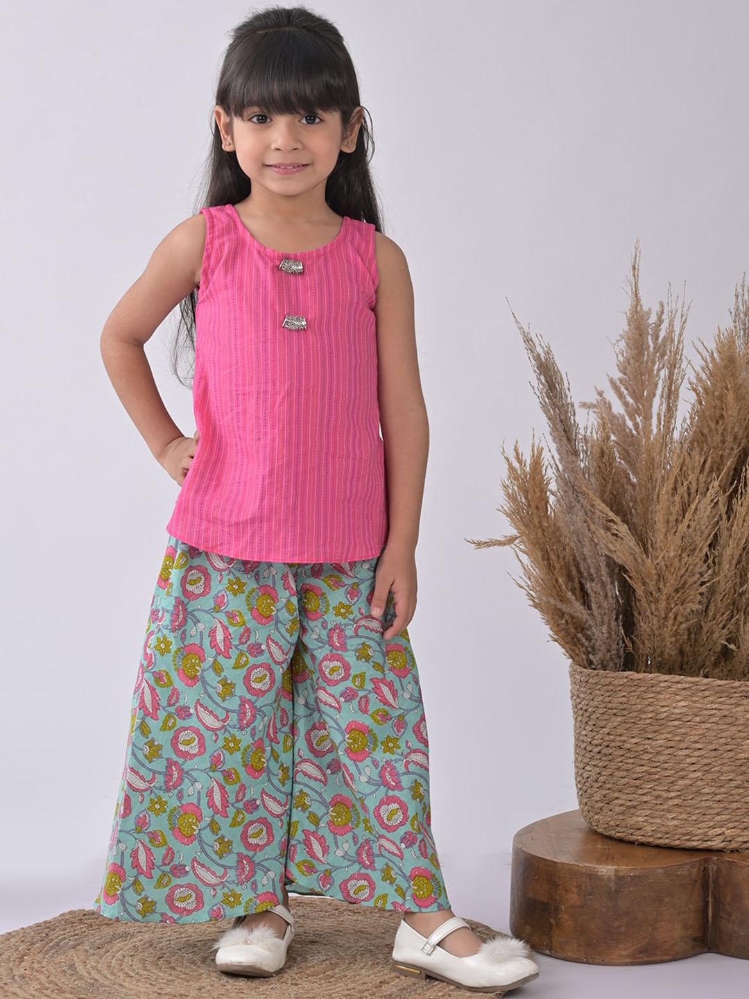 

Sangria Girls Printed Pure Cotton Kurti With Palazzos, Blue