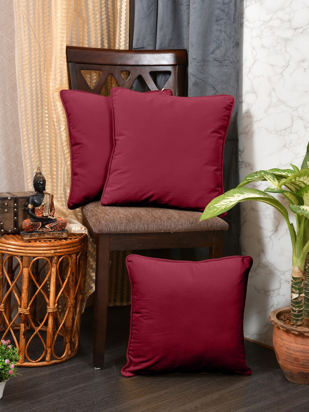 

Clasiko Maroon 3Pcs Velvet Square Cushion Covers
