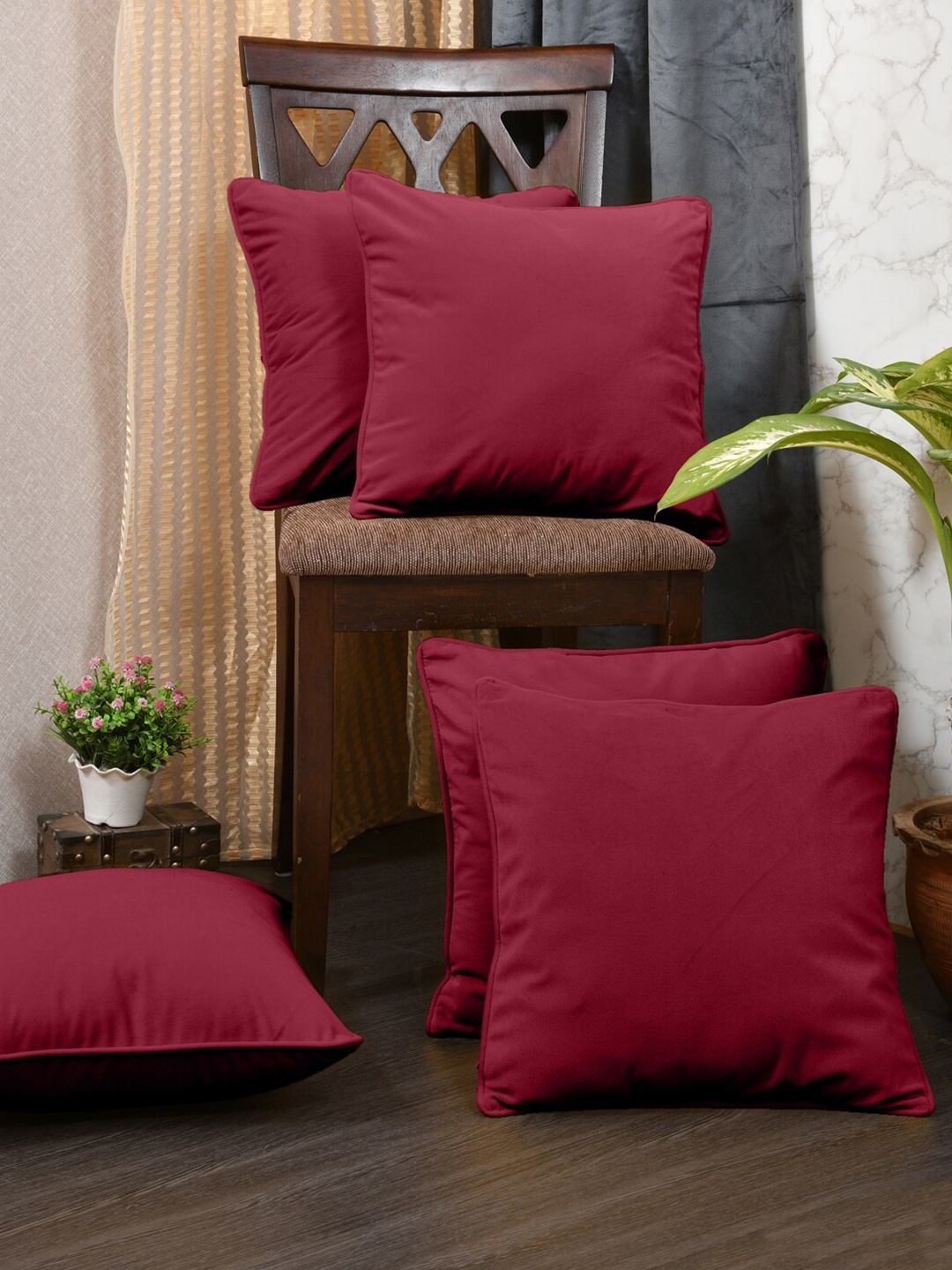 

Clasiko Maroon 5Pcs Velvet Square Cushion Covers