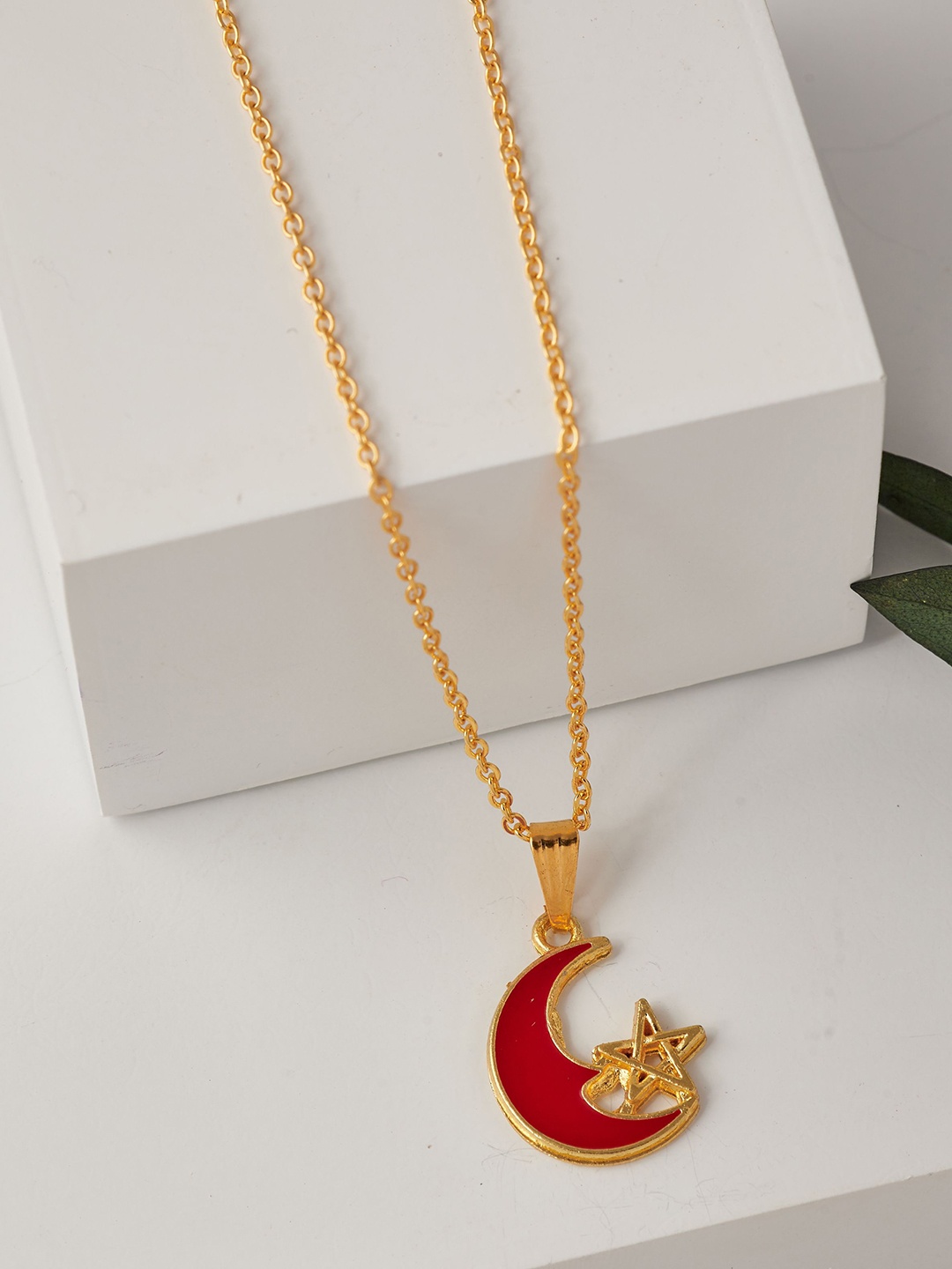 

DressBerry Red Gold-Plated Pendant With Chain