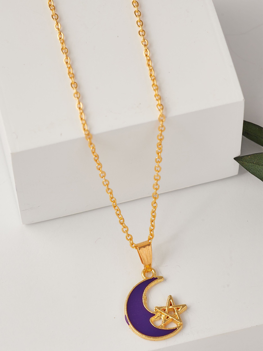 

DressBerry Gold Gold-Plated Pendant With Chain