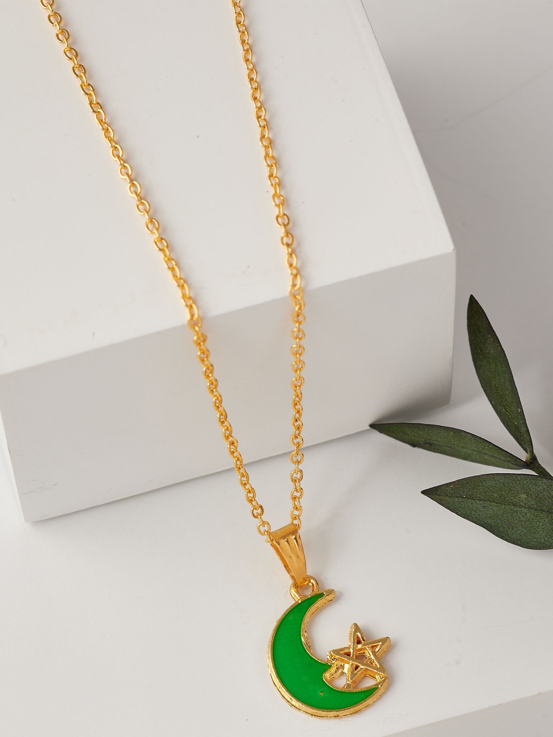 

DressBerry Gold-Plated Moon Shaped Pendant With Chain