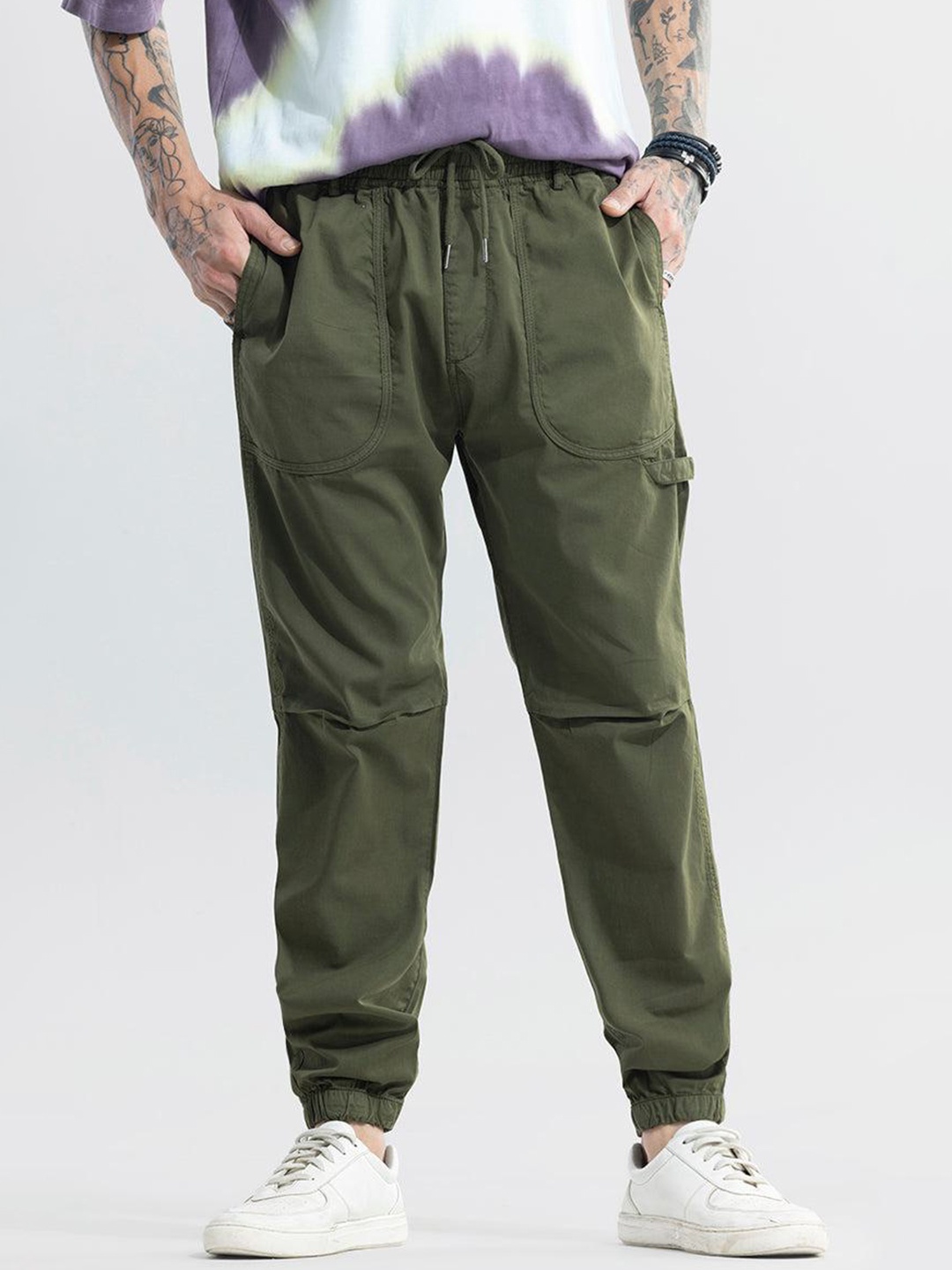 

Snitch Men Green Mid-Rise Smart Tapered Fit Cotton Cargo Joggers