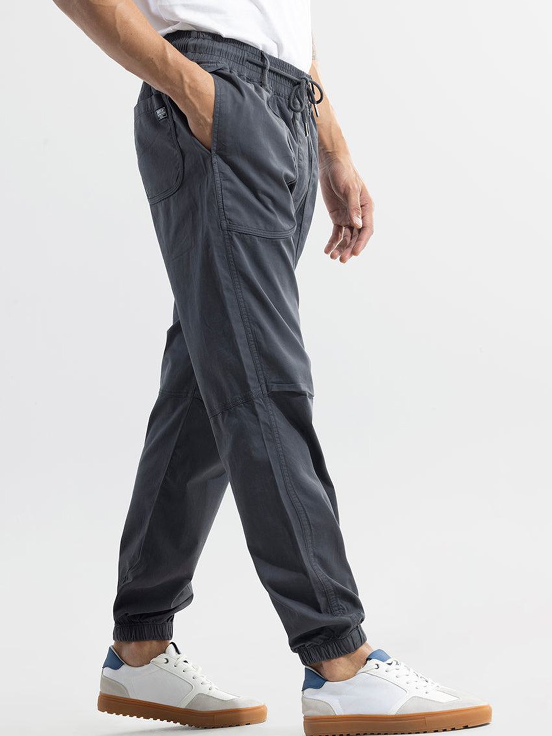 

Snitch Men Grey Mid-Rise Smart Tapered Fit Cotton Cargo Joggers