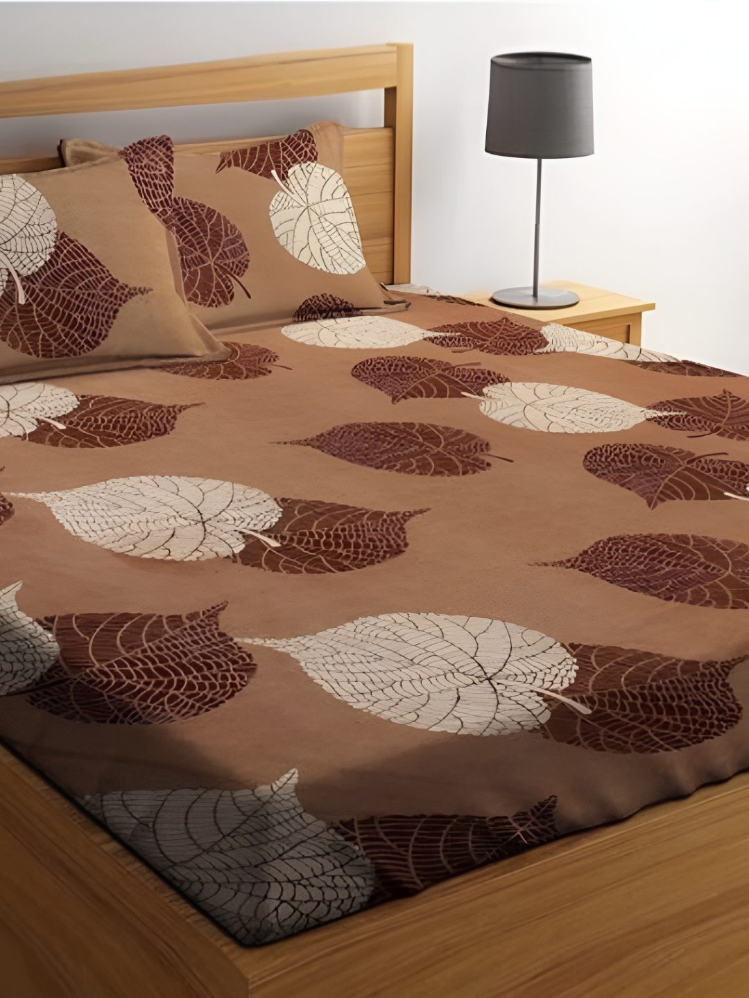 

HOMECRUST Coffee Brown Geometric 210 TC Queen Fitted Bedsheet with 2 Pillow Covers