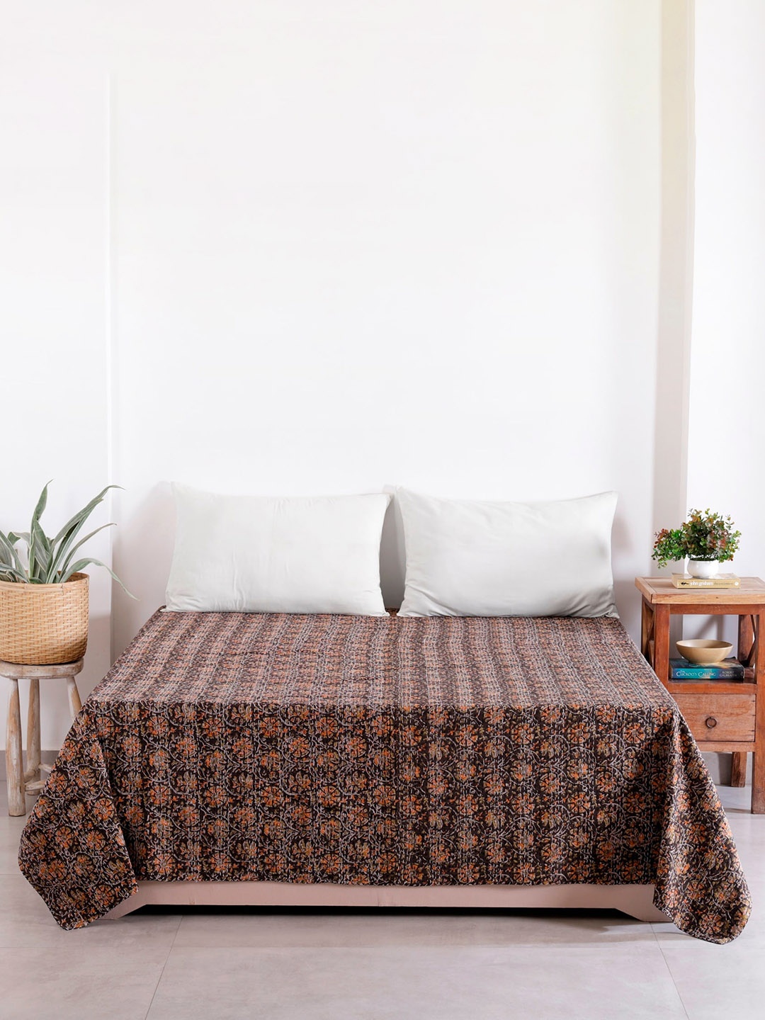 

HANDICRAFT PALACE Black & Orange 500 TC Floral Printed Pure Cotton Bed Cover