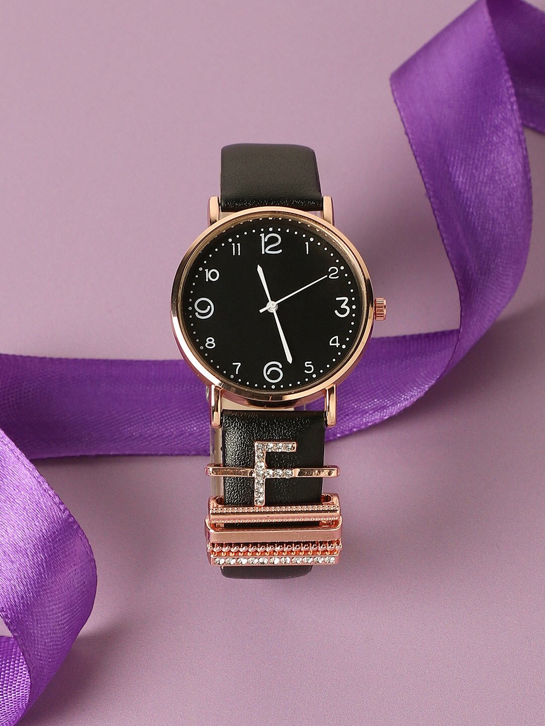 

HAUTE SAUCE by Campus Sutra Women Analog Watch With F Initial Watch Charm, Black