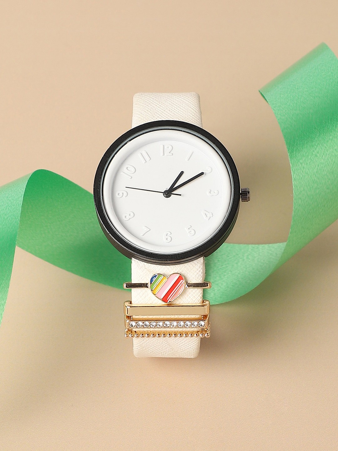 

HAUTE SAUCE by Campus Sutra Round Analogue Watch With Rainbow Heart Watch Charm, White