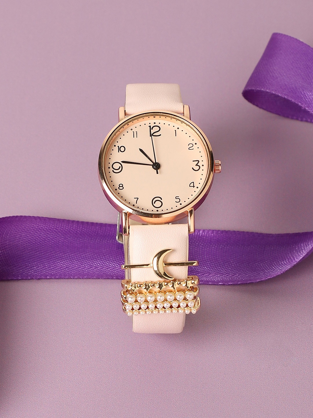 

HAUTE SAUCE by Campus Sutra Analogue Watch With Crescent Moon Watch Charm AW23_HSCW5097, Pink