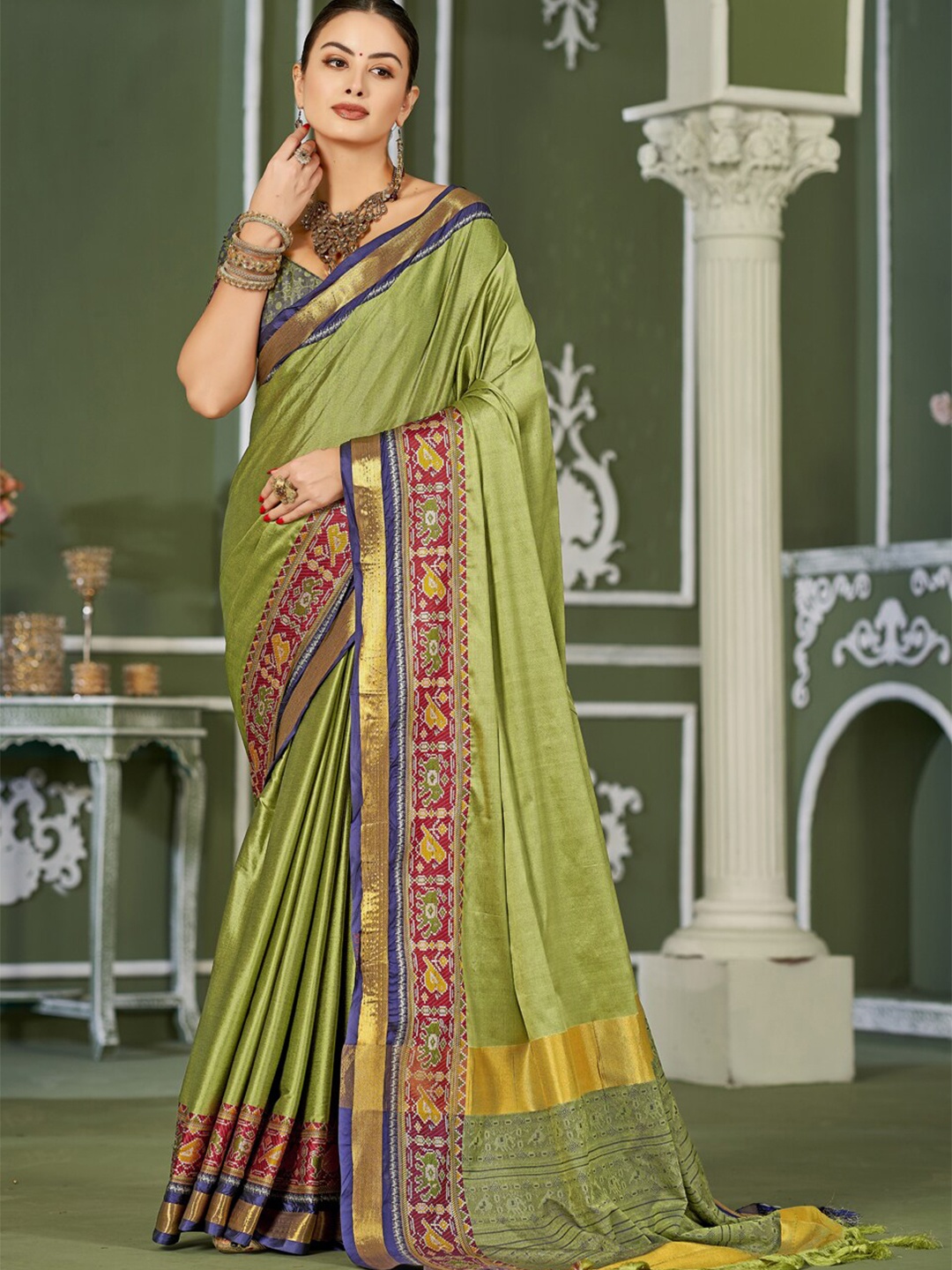 

WINKLECART Olive Green Ethnic Woven Design Zardozi Pure Designer Mysore Silk Saree