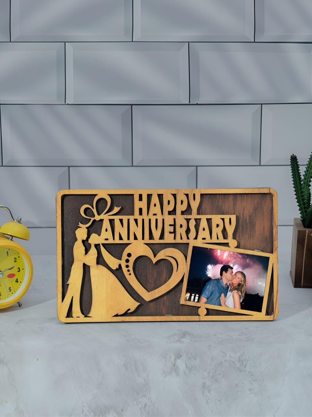 

TEAKWOOD Brown Textured Anniversary Wooden Table Photo Frame