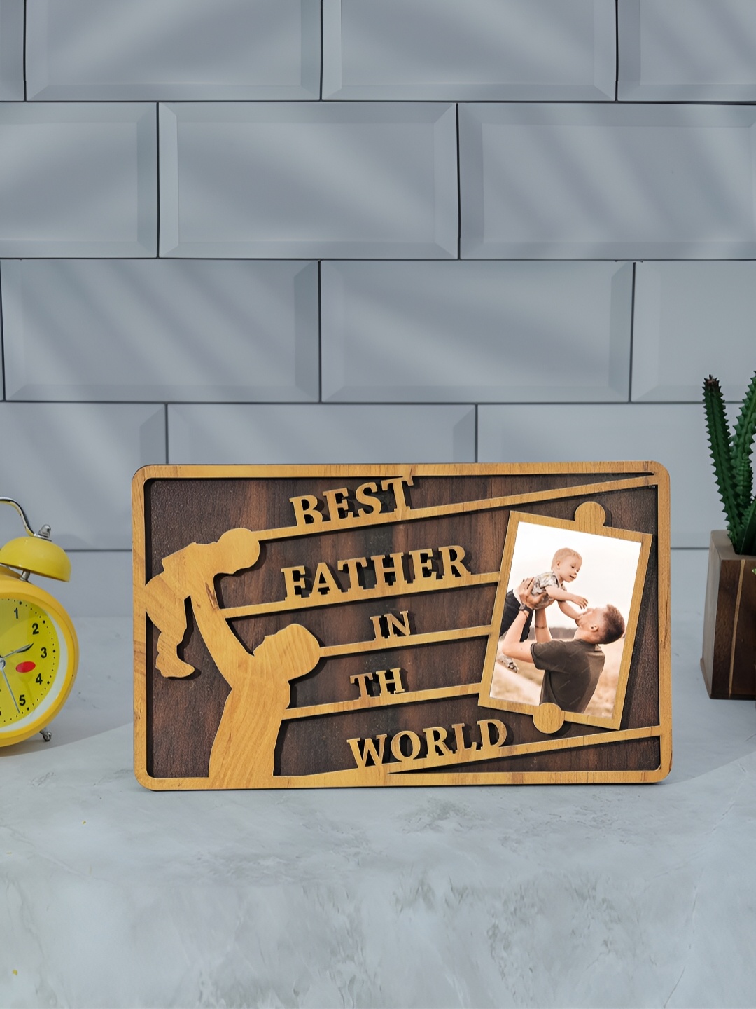 

TEAKWOOD Brown Textured Best Dad Wooden Table Photo Frames