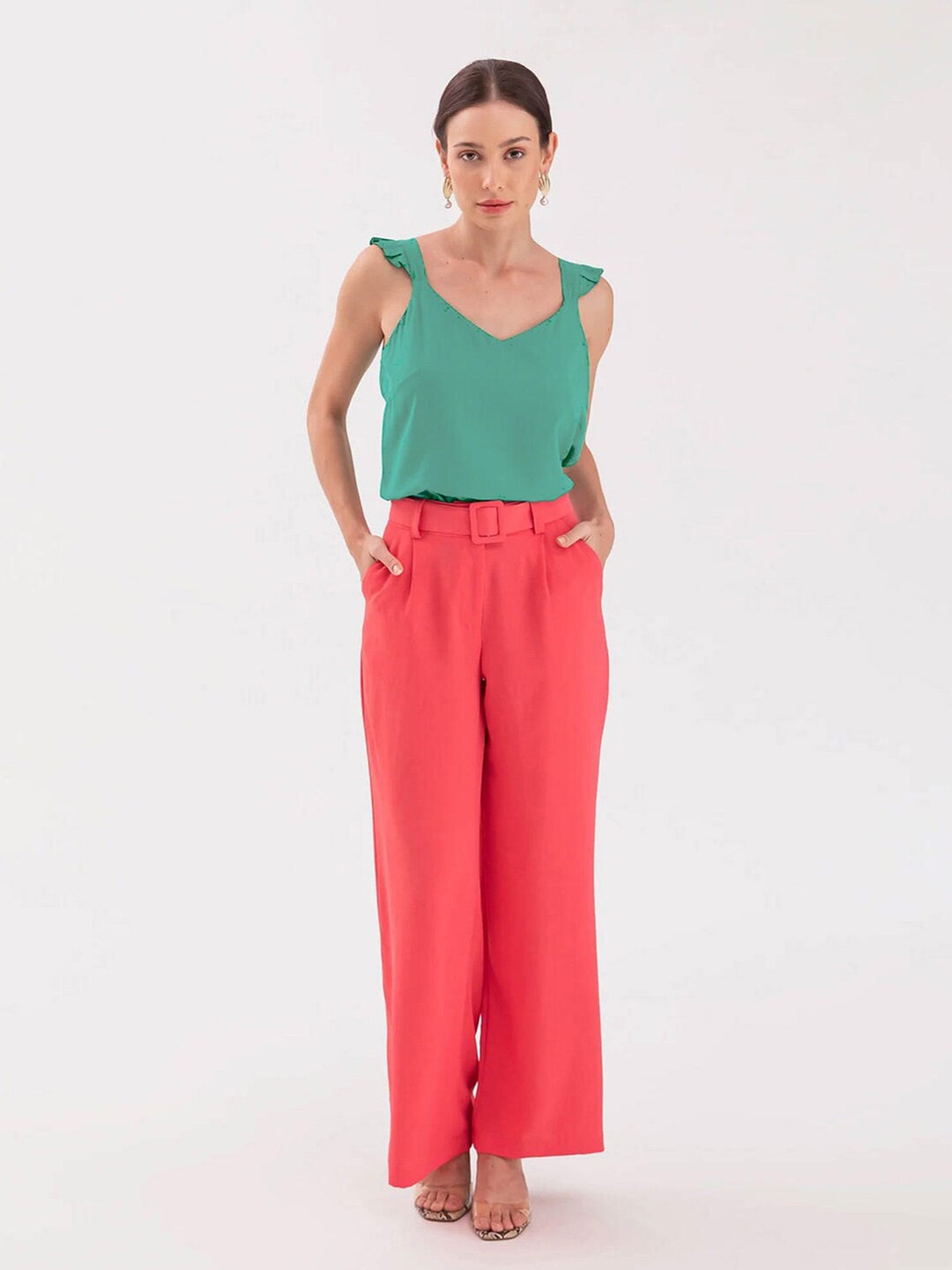 

Selvia V-Neck Shoulder Straps Georgette Crop Top, Green