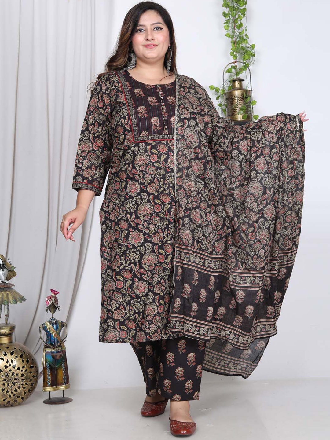 

Meena Bazaar Plus Size Floral Printed Kurta With Palazzos & Dupatta, Brown