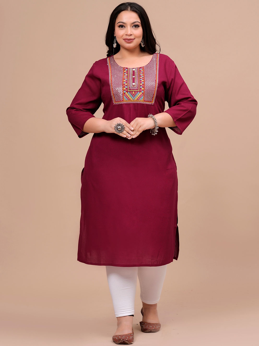 

Sztori Rayon Embroidered Sequinned Kurta, Maroon