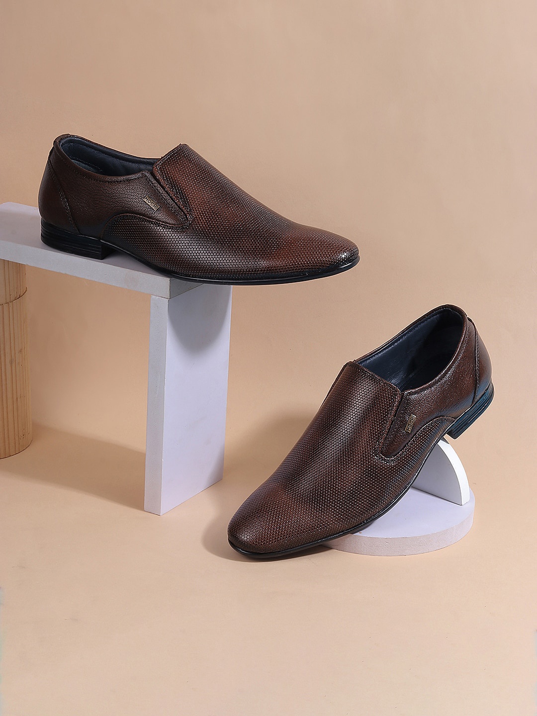 

Mochi Men Leather Formal Loafers, Brown
