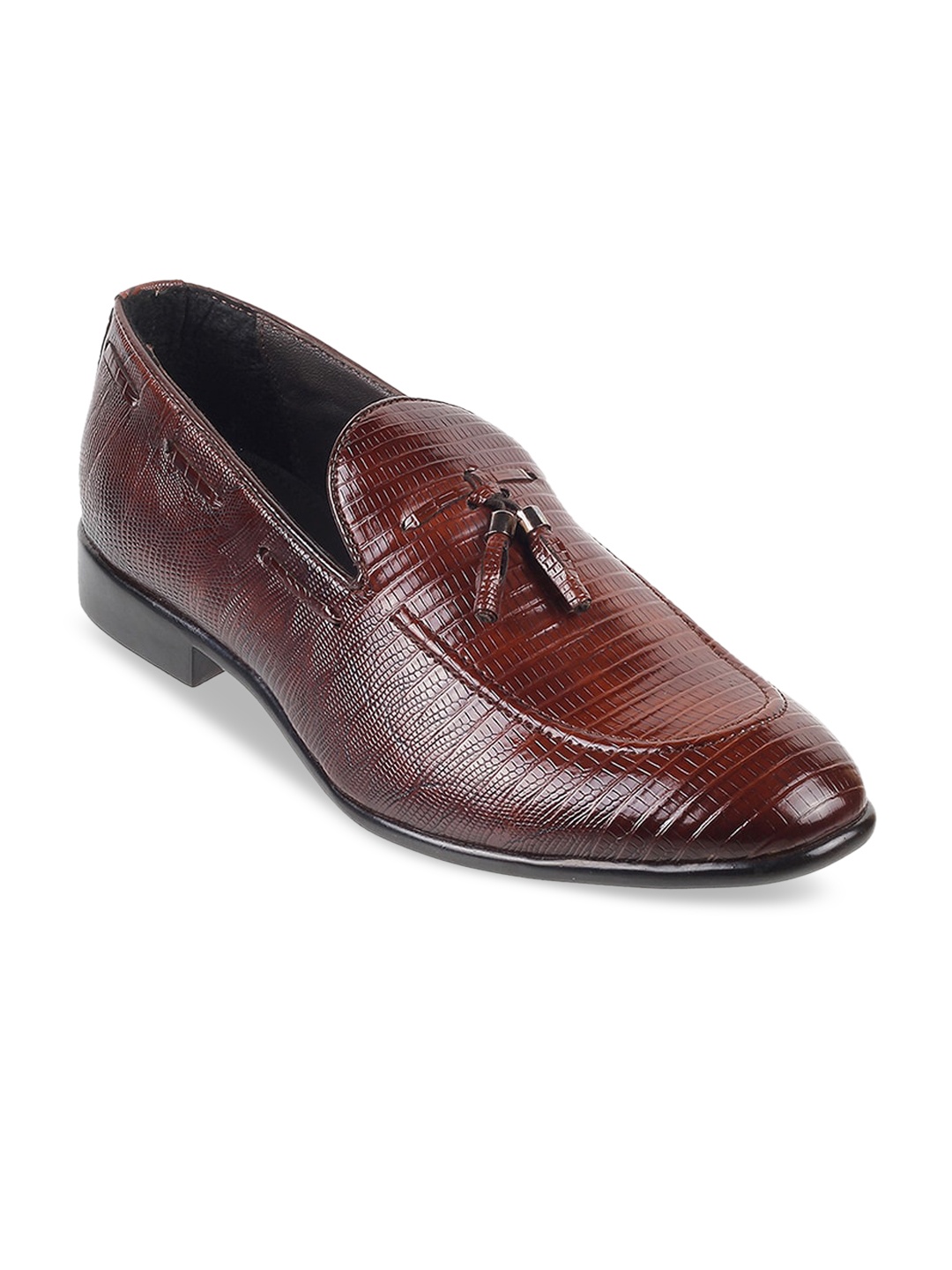 

Metro Men Textured Round Toe Loafers Formal Shoes, Brown
