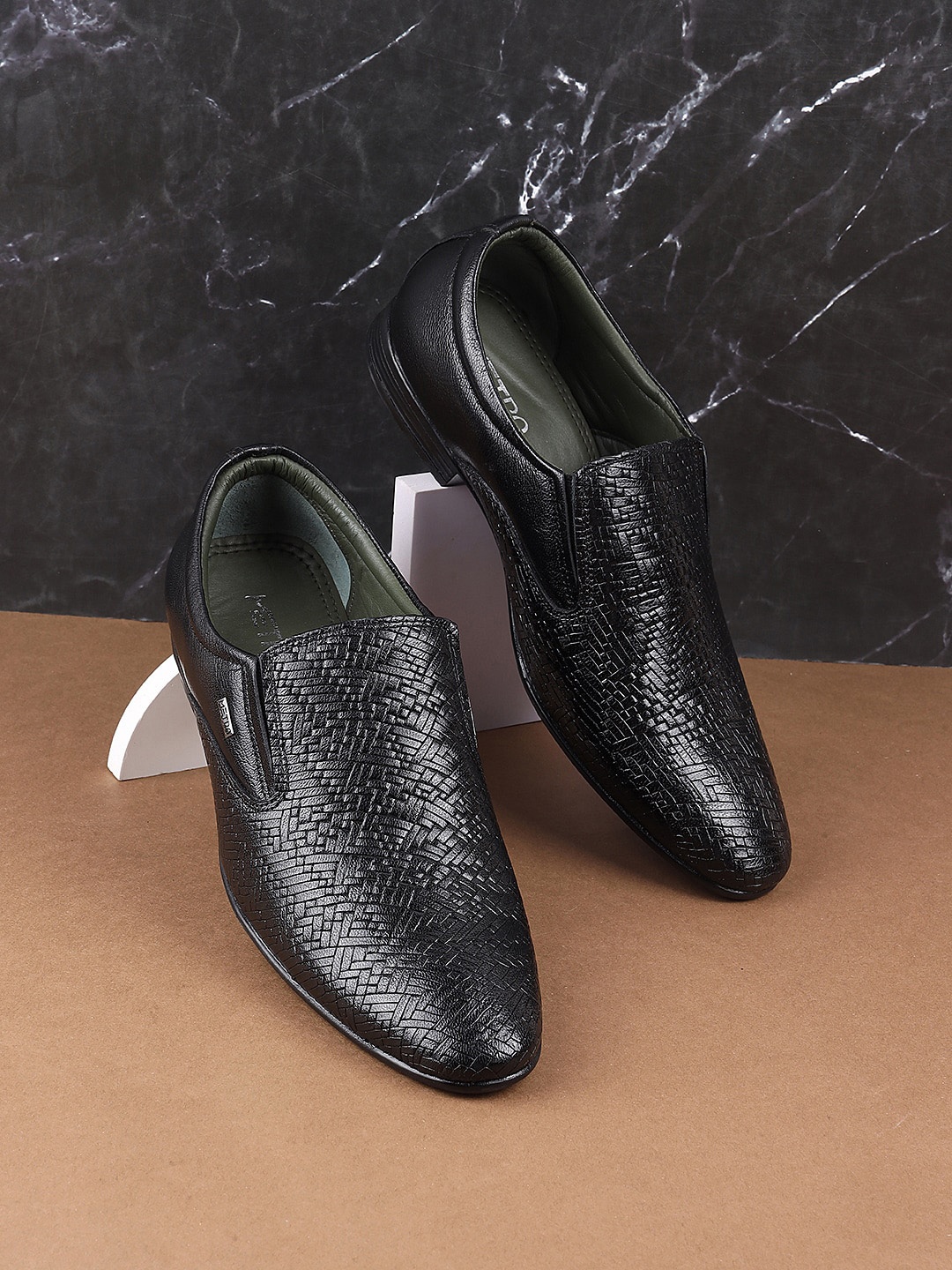 

Metro Men Textured Leather Round Toe Loafers Formal Shoes, Black