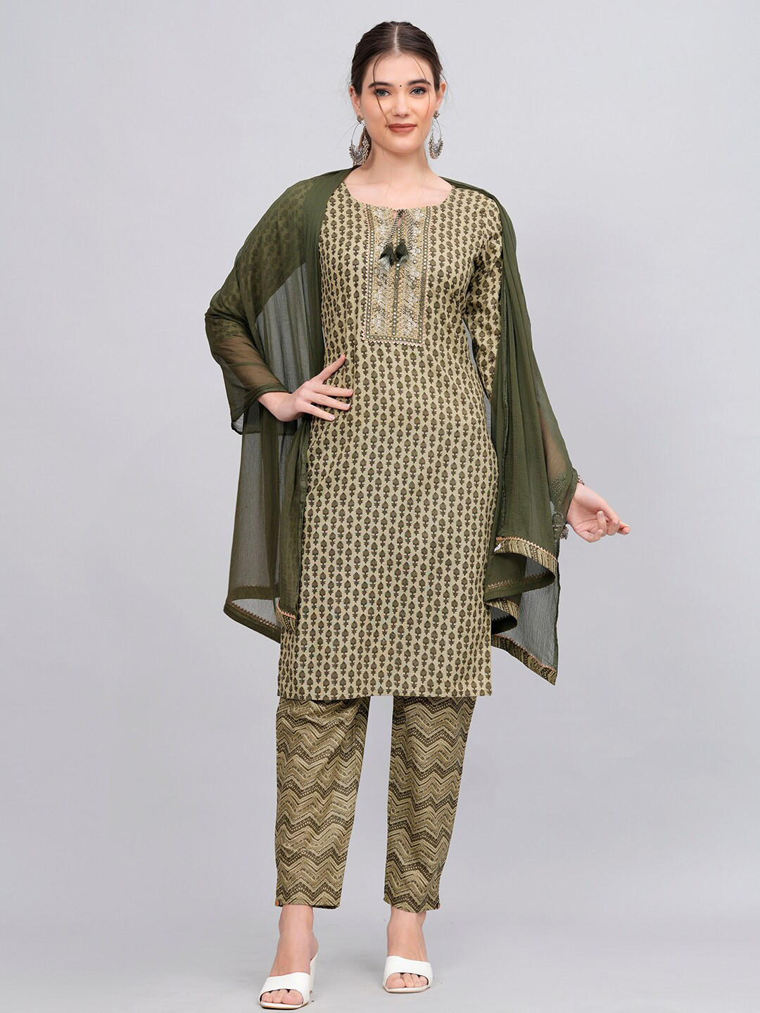 

KALINI Ethnic Motifs Printed Gotta Patti Pure Cotton Kurta & Trousers With Dupatta, Green