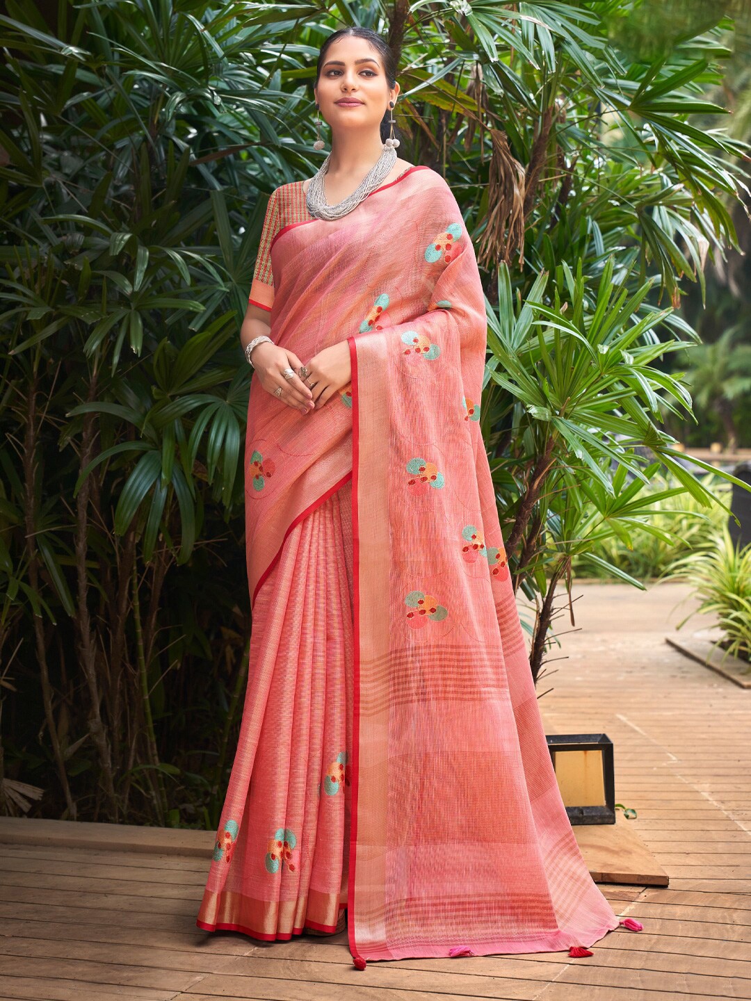 

Riwazo Geometric Embroidered Zari Saree, Pink