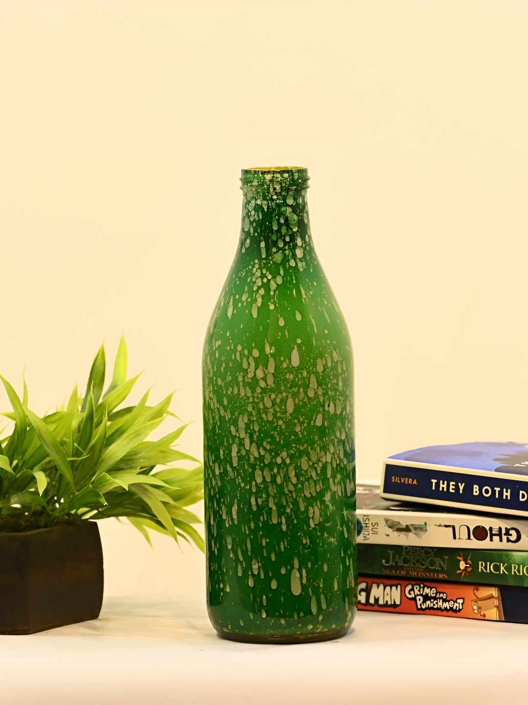

Afast Green & Cream Cylindrical Glass Vases