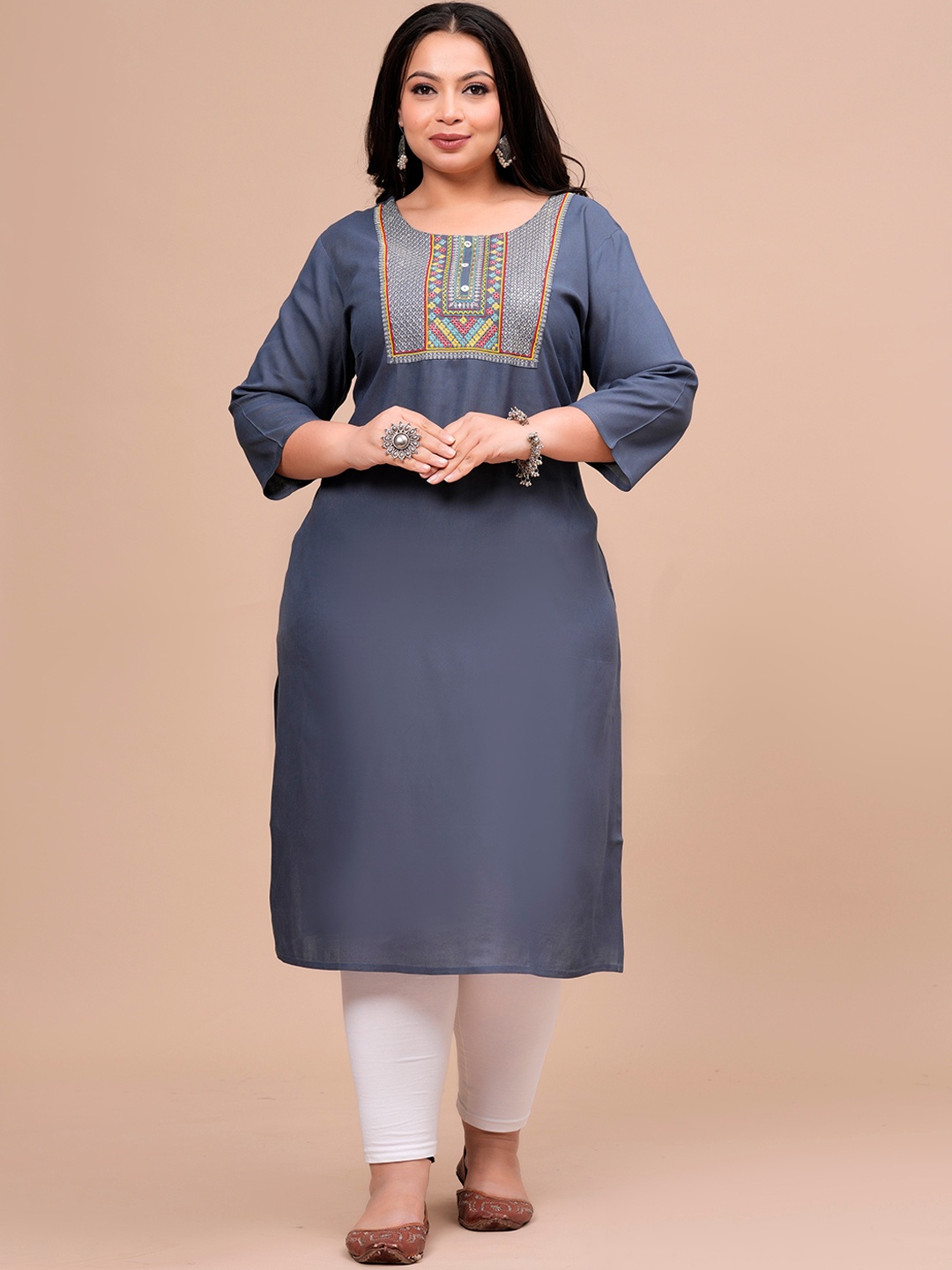 

BAESD Embroidered Round Neck Straight Kurta, Grey