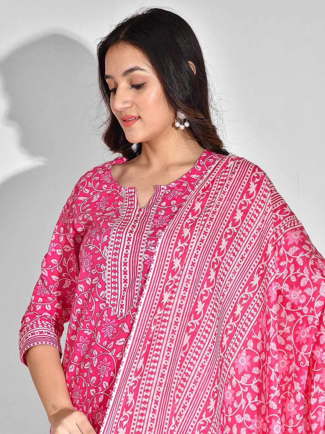 

mokshi Floral Printed Pure Cotton Kurta & Palazzos With Dupatta, Pink