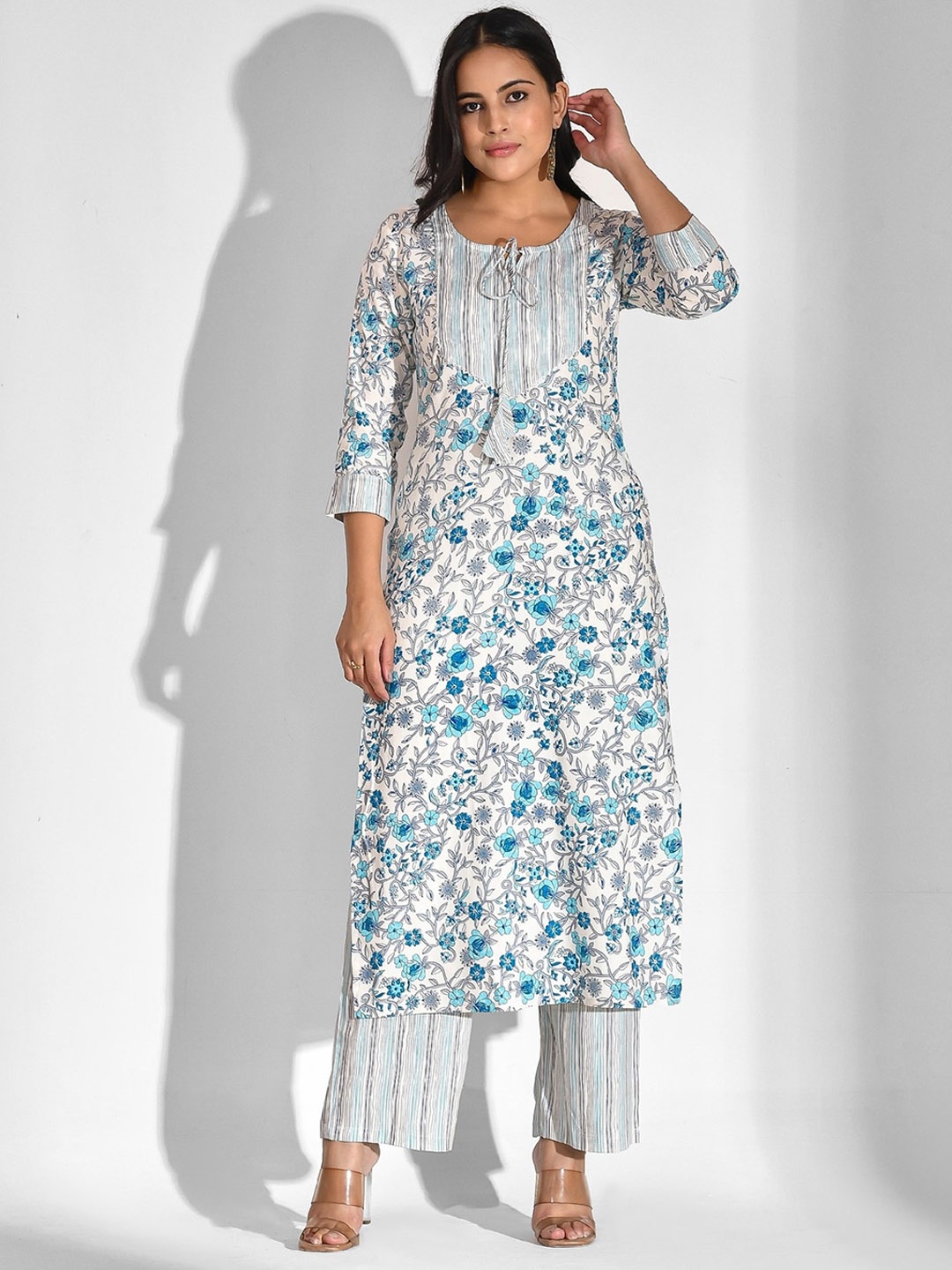 

mokshi Floral Printed Kurta with Palazzos, Blue