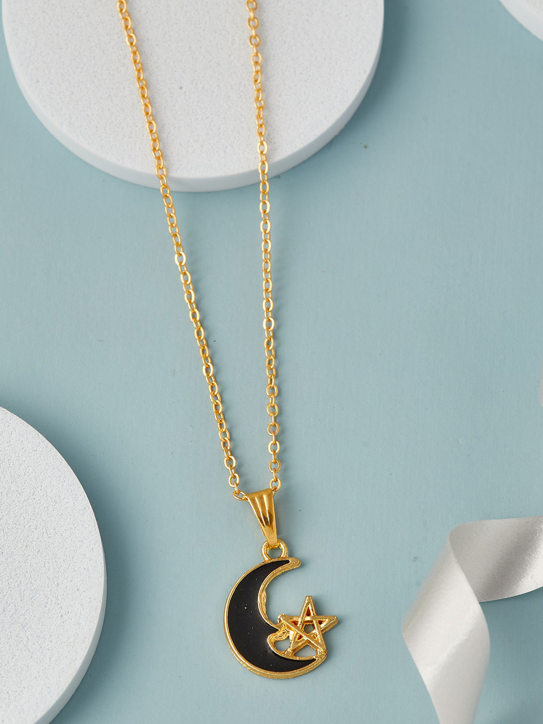

DressBerry Gold-Plated Brass Enamelled Chain