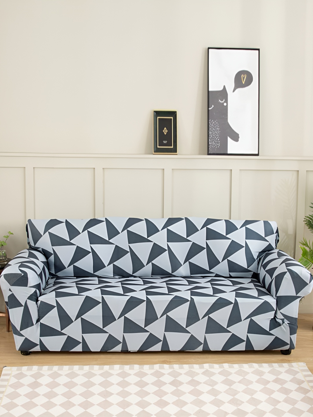 

Lukzer Grey & White Triangle Design 1 Seater Sofa Cover