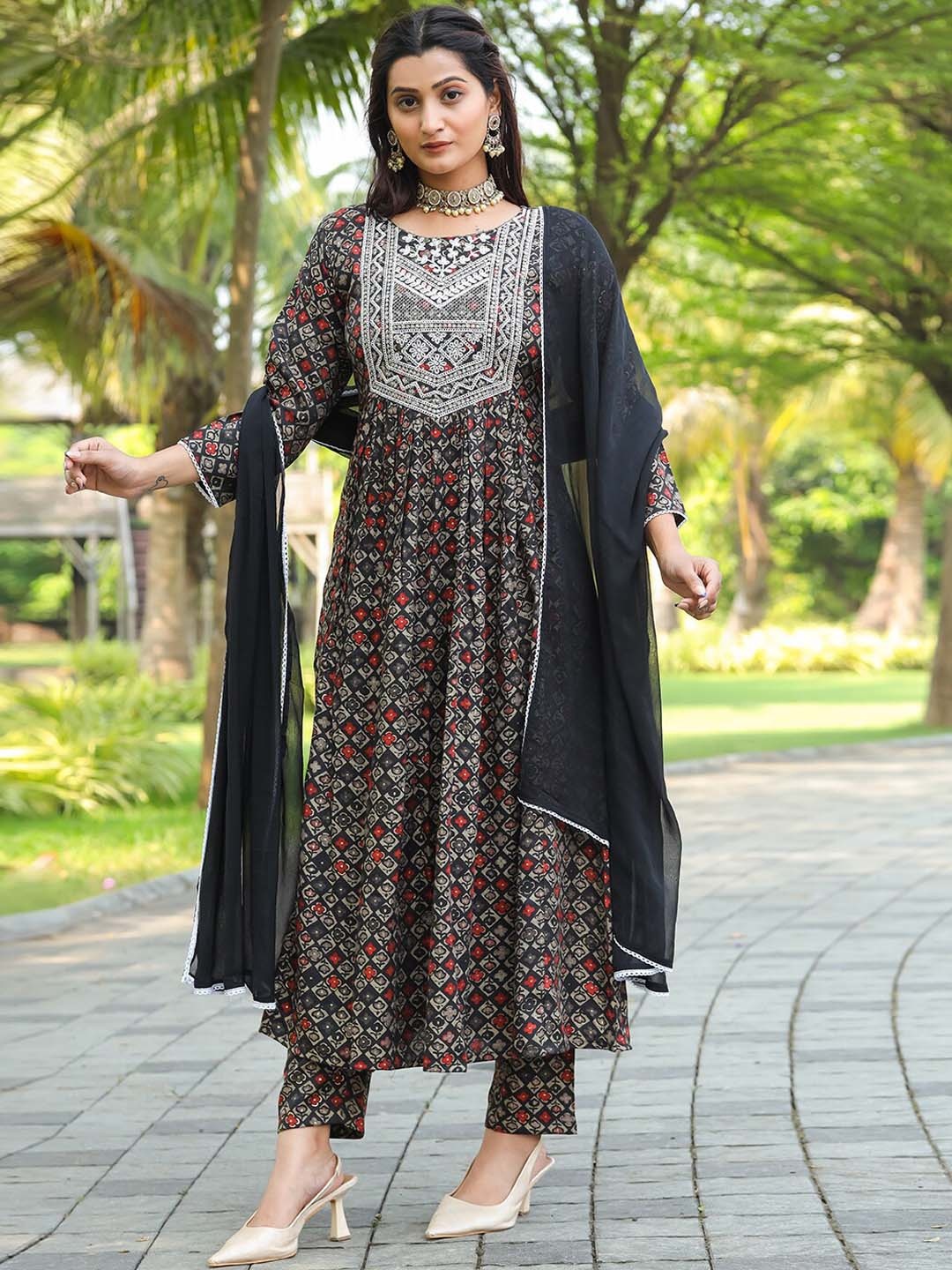 

Tikhi Imli Black Ethnic Printed Thread Work Pleated Anarkali Kurta with Trousers & Dupatta