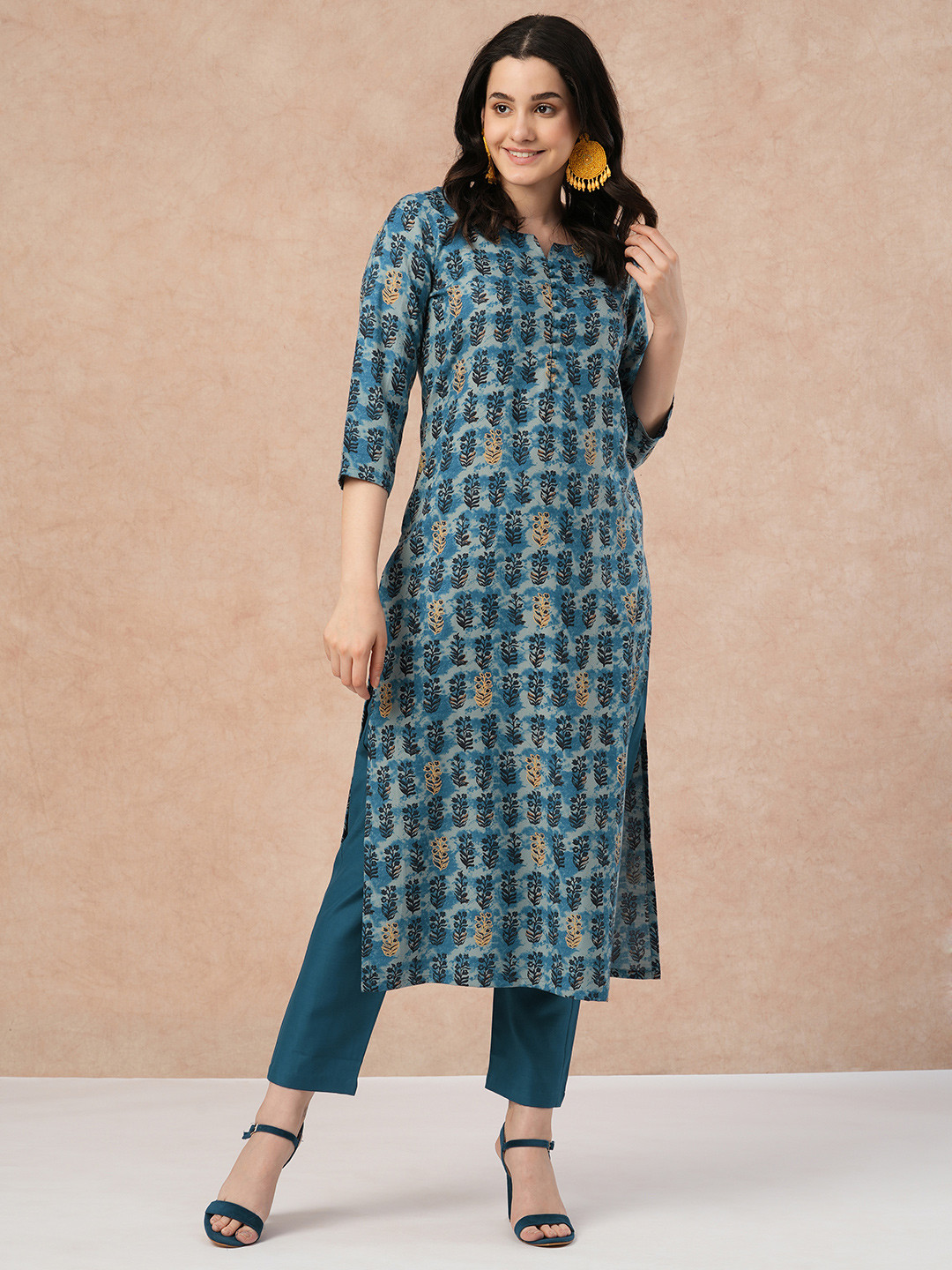 

KALINI Women Printed Straight Kurta With Trousers, Blue