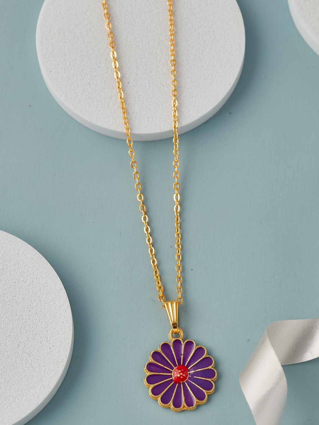

DressBerry Gold-Toned Gold-Plated Chain