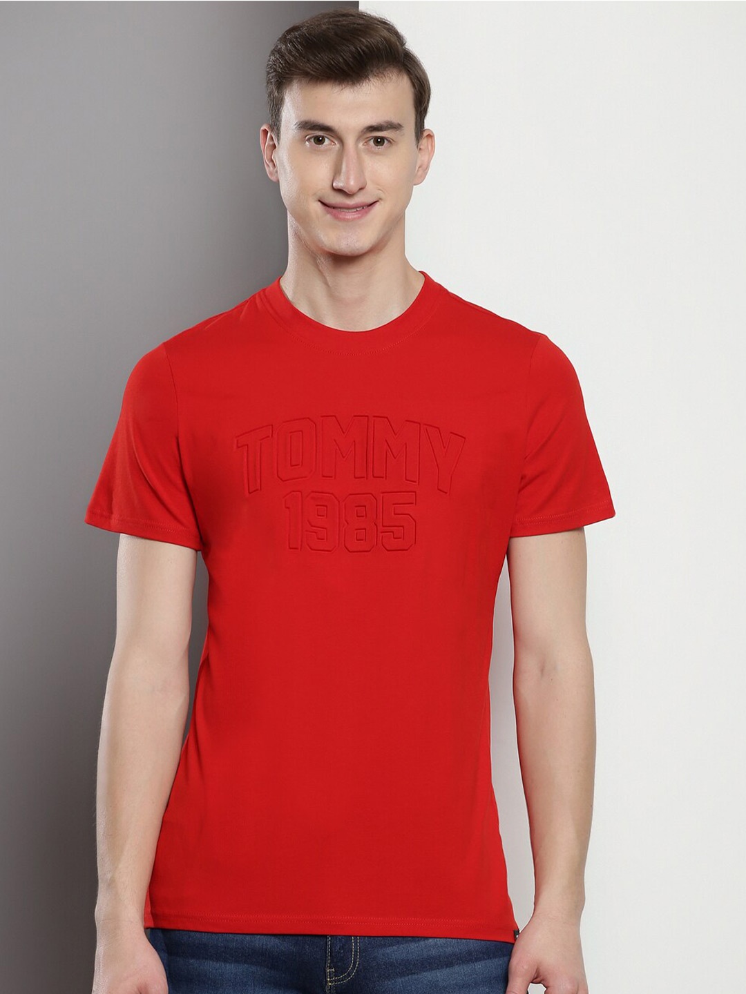 

Tommy Hilfiger Typography Self Design T-shirt, Red