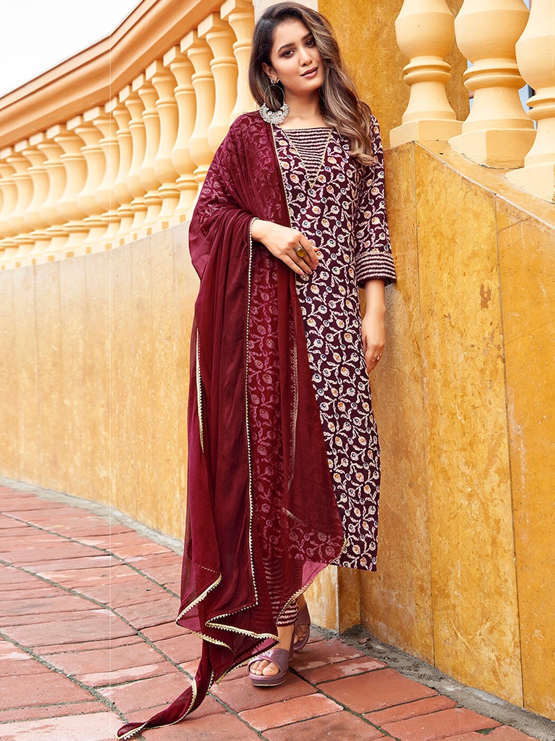 

KALINI Ethnic Motifs Printed Kurta With Trousers & Dupatta, Maroon