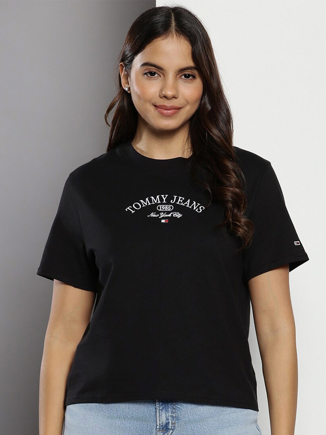 

Tommy Hilfiger Women Black T-shirt