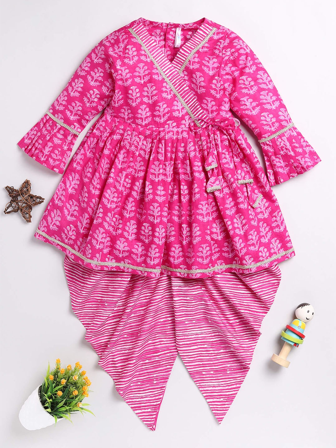 

Toonyport Girls Ethnic Motifs Printed Angrakha Gotta Patti Pure Cotton Kurta & Dhoti Pants, Pink