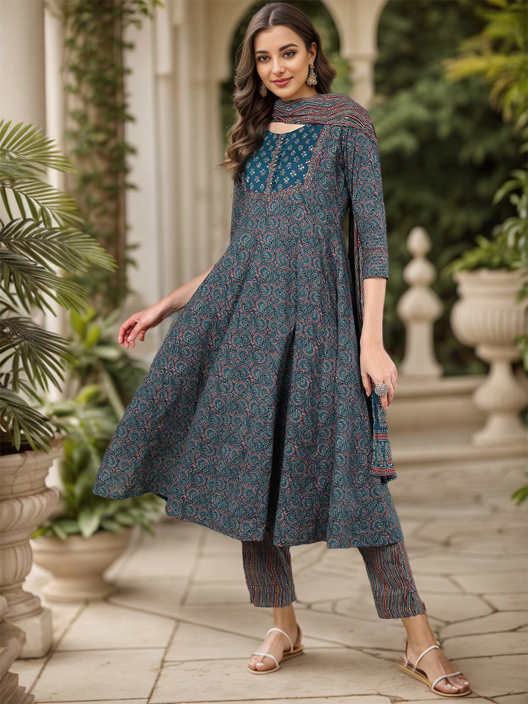 

AHIKA Women Floral Printed Empire Kurta With Trousers & Dupatta, Teal