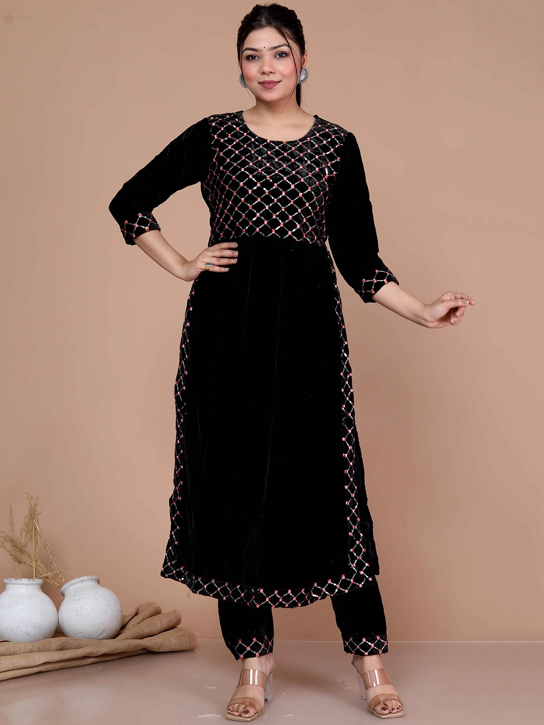 

MIRAVAN Ethnic Motifs Embroidered Velvet Kurta with Trousers, Black