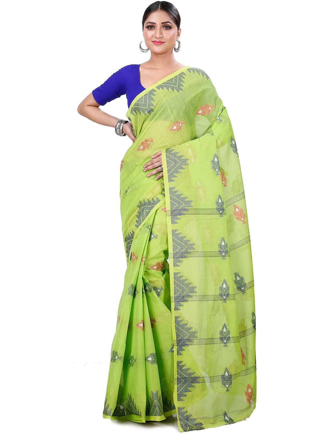 

DipDiya Ethnic Motifs Woven Design Pure Cotton Taant Saree, Green