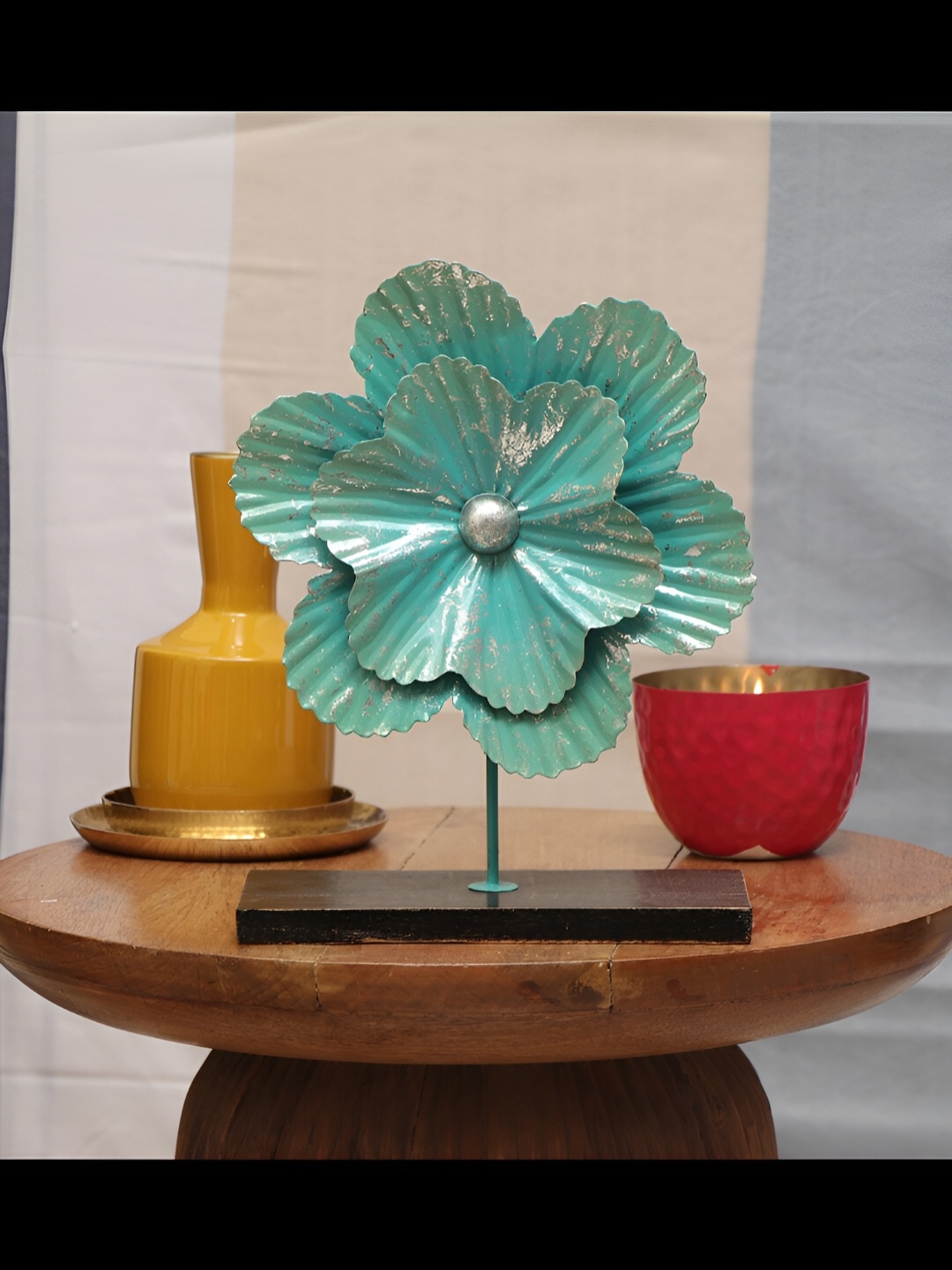 

Cocovey Homes Silver Toned & Green Metal Showpieces
