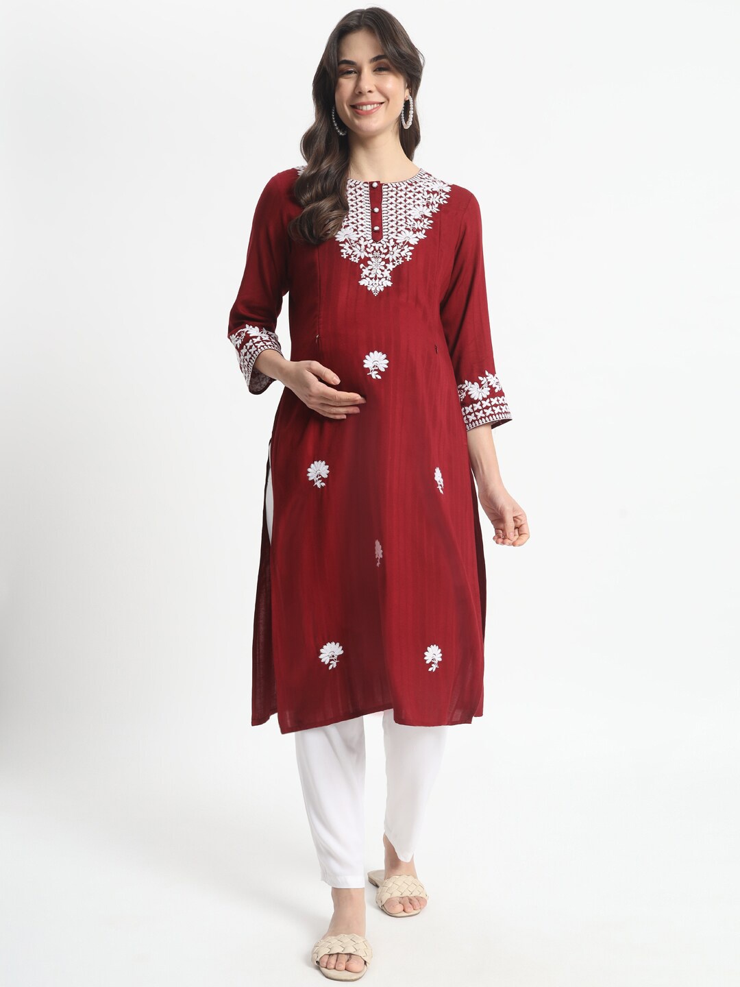 

mumzhug Ethnic Motifs Yoke Design Thread Work Kurta, Maroon