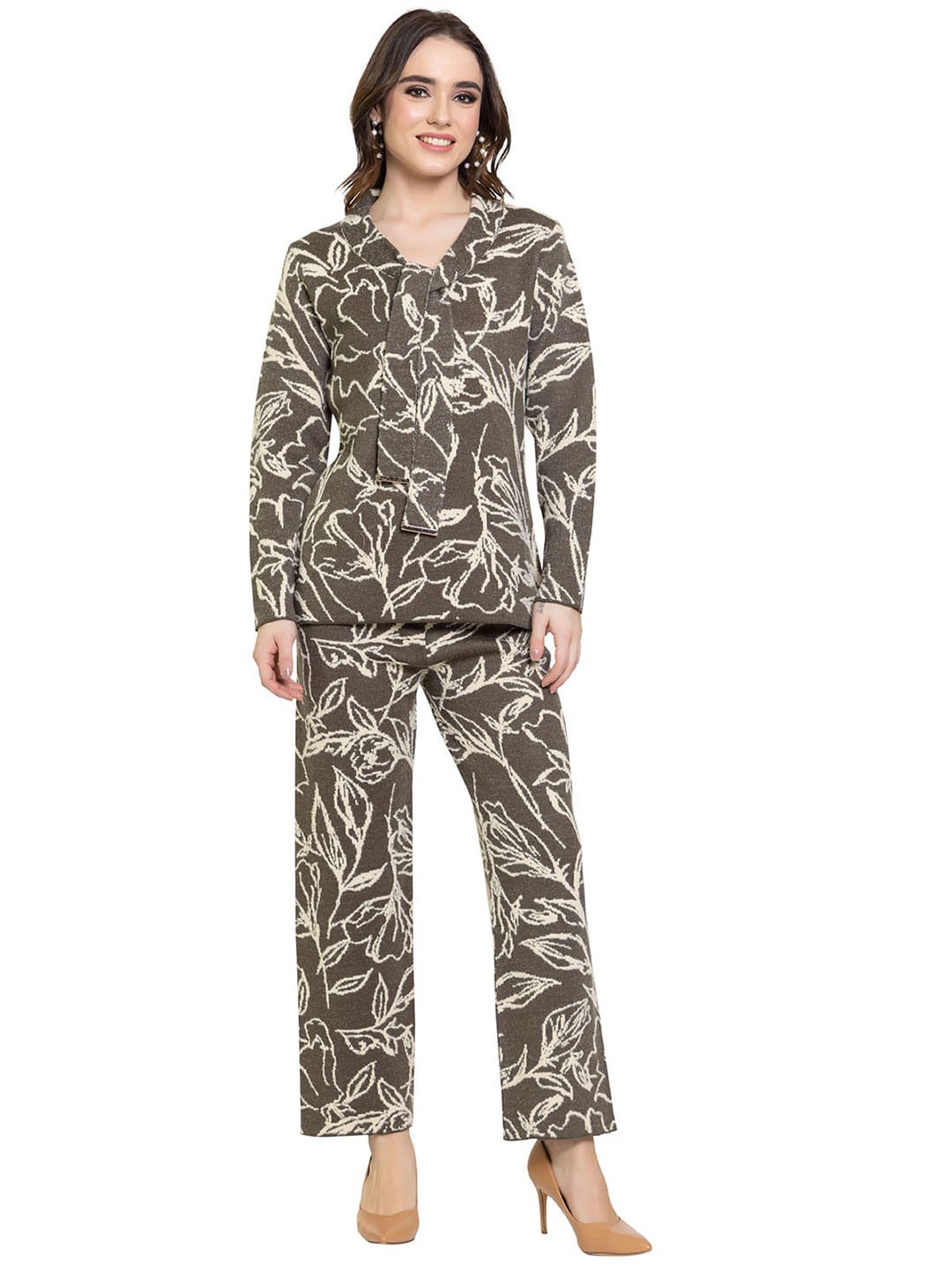 

Elthia Floral Pattern Knitted Tie Up Neck Tunic With Trouser, Olive
