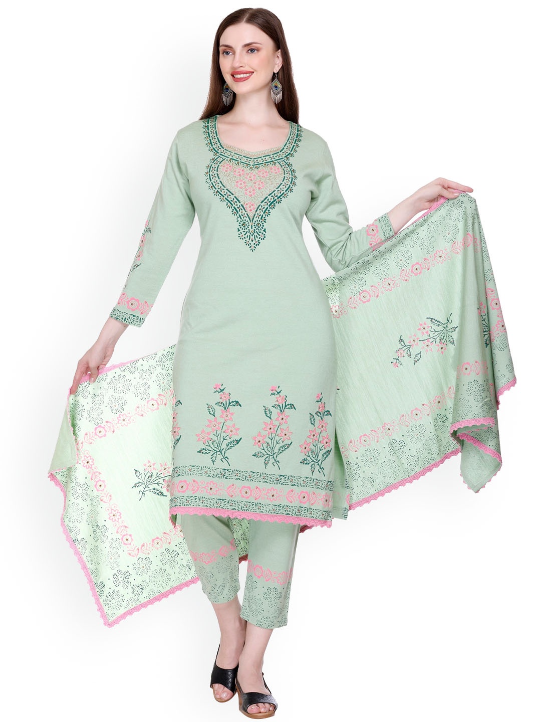 

Elthia Women Green Regular Kurta with Pyjamas & With Dupatta