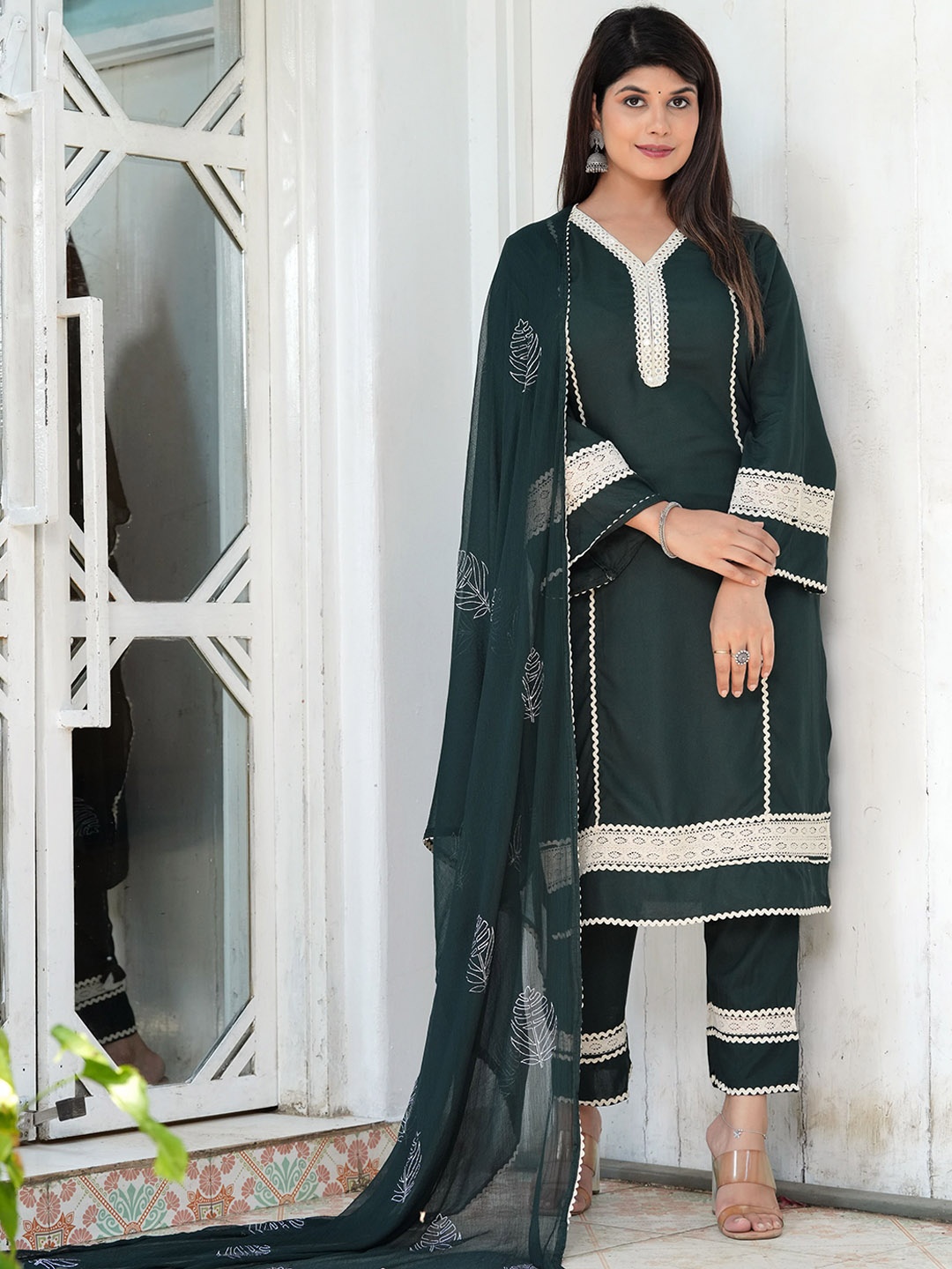 

Hatheli Ethnic Motifs Yoke Design Thread Work Kurta & Trousers With Dupatta, Green